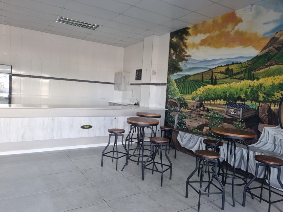 To Let Commercial Property for Rent in Voorbaai Western Cape